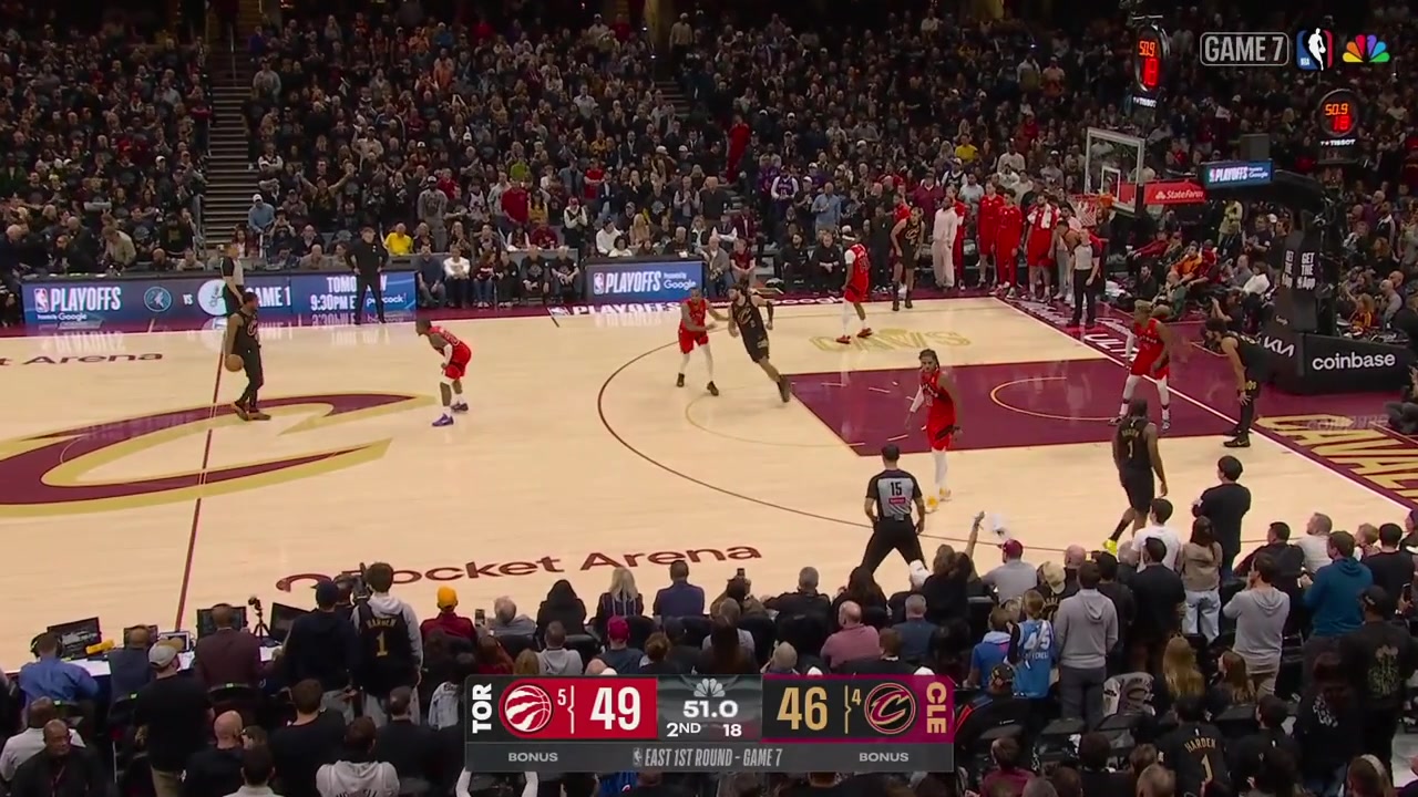 Donovan Mitchell sends Jamal Shead to the floor with a nasty ankle breaker and Max Trus finds Jaylon Tyson for the corner 3 to tie the game at the end of the 1st half with a replay
