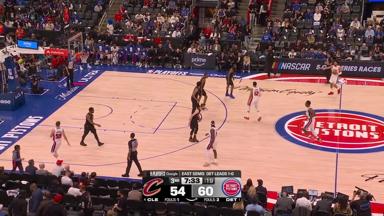 Cade Cunningham freezes James Harden in place with the hesi move and the finishes with the two handed dunk with replays
