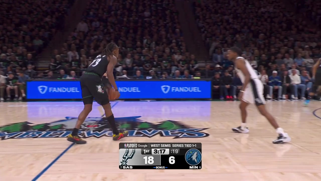Rudy Gobert with back to back buckets and then Anthony Edwards with back to back buckets as the Timberwolves cut the Spurs' lead to just 6