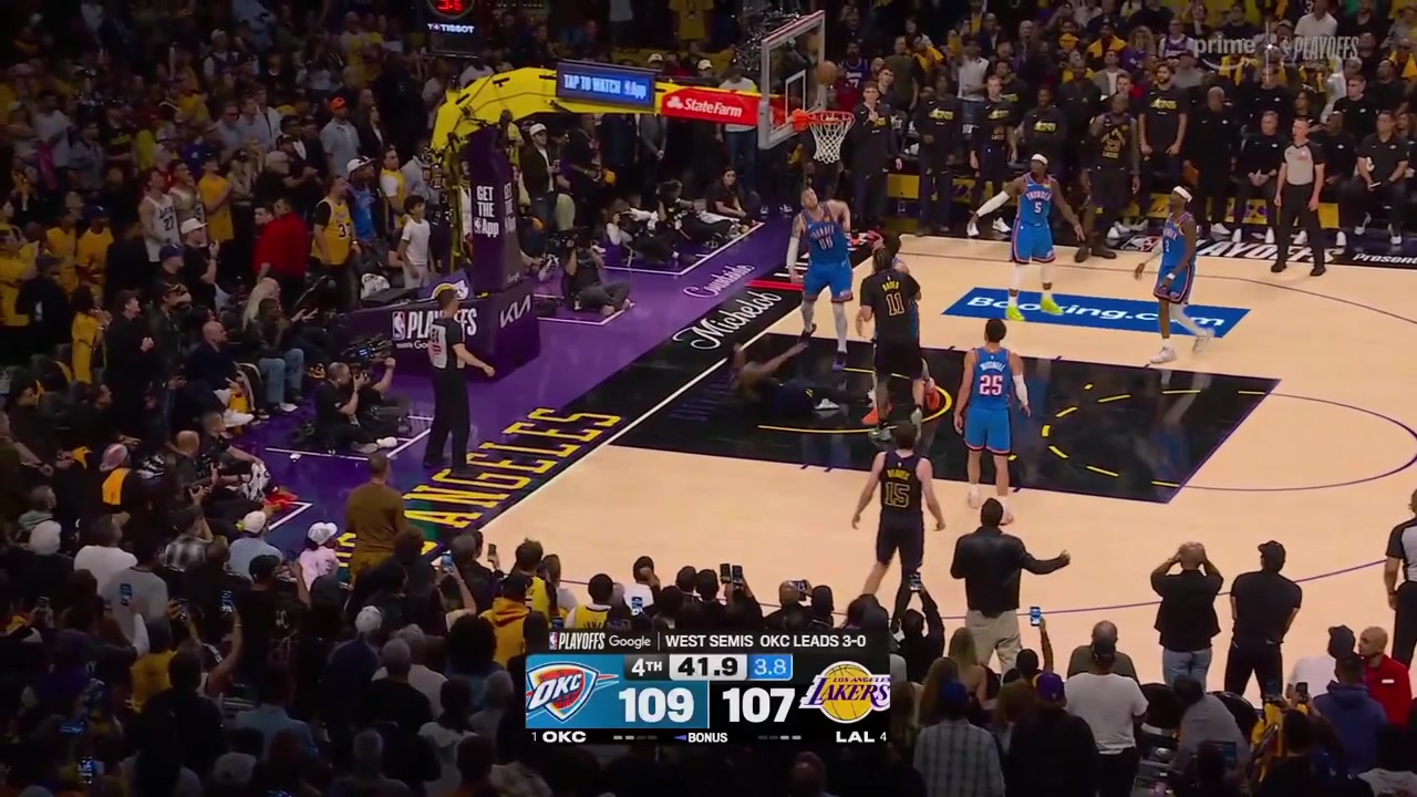 Lakers take a 1 point lead after Marcus Smart makes the bucket and converts the and-1