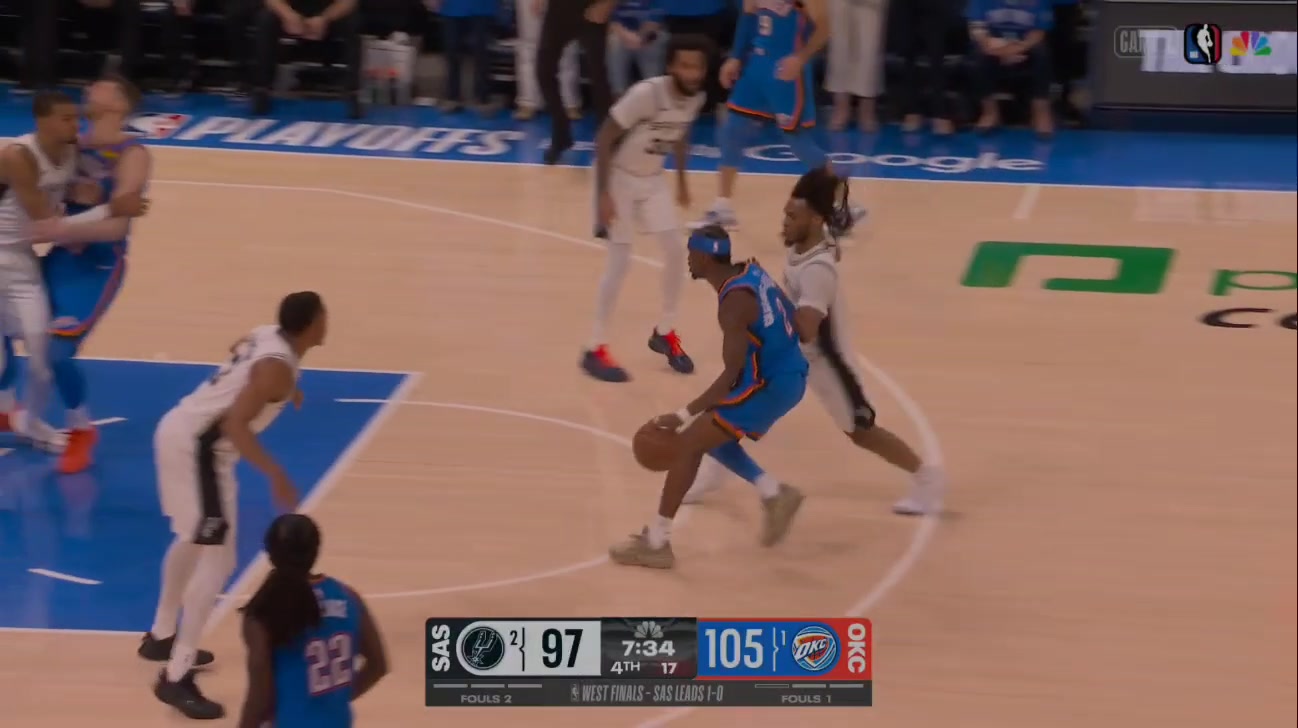 Hartenstein ends up on the ground teammates Alex Caruso and Carl Lane help him up