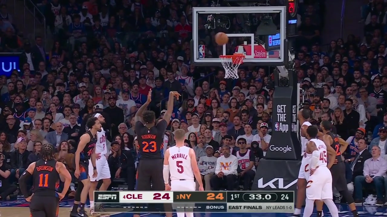 Lowlight Mitch Robinson misses his 3rd and 4th FTs on 4 attempts in Q1