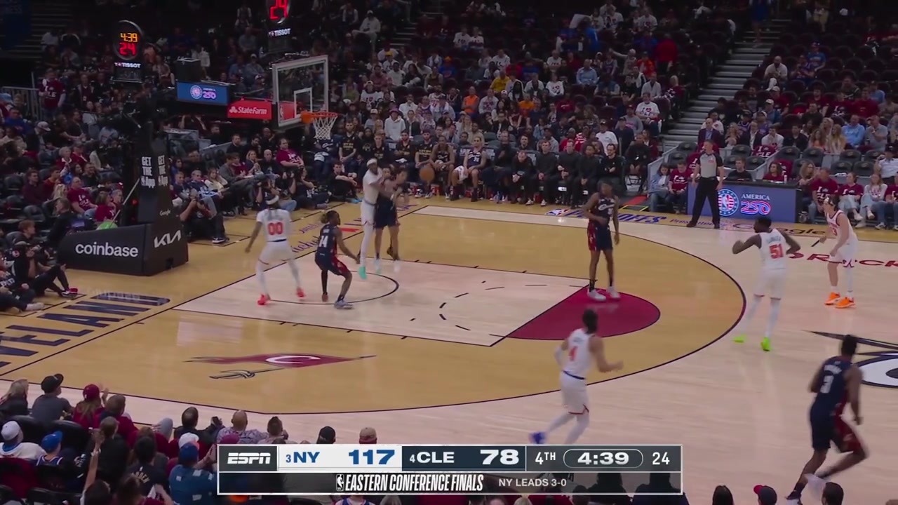 Tyler Kolek hits the 3-pointer as the Knicks celebrating