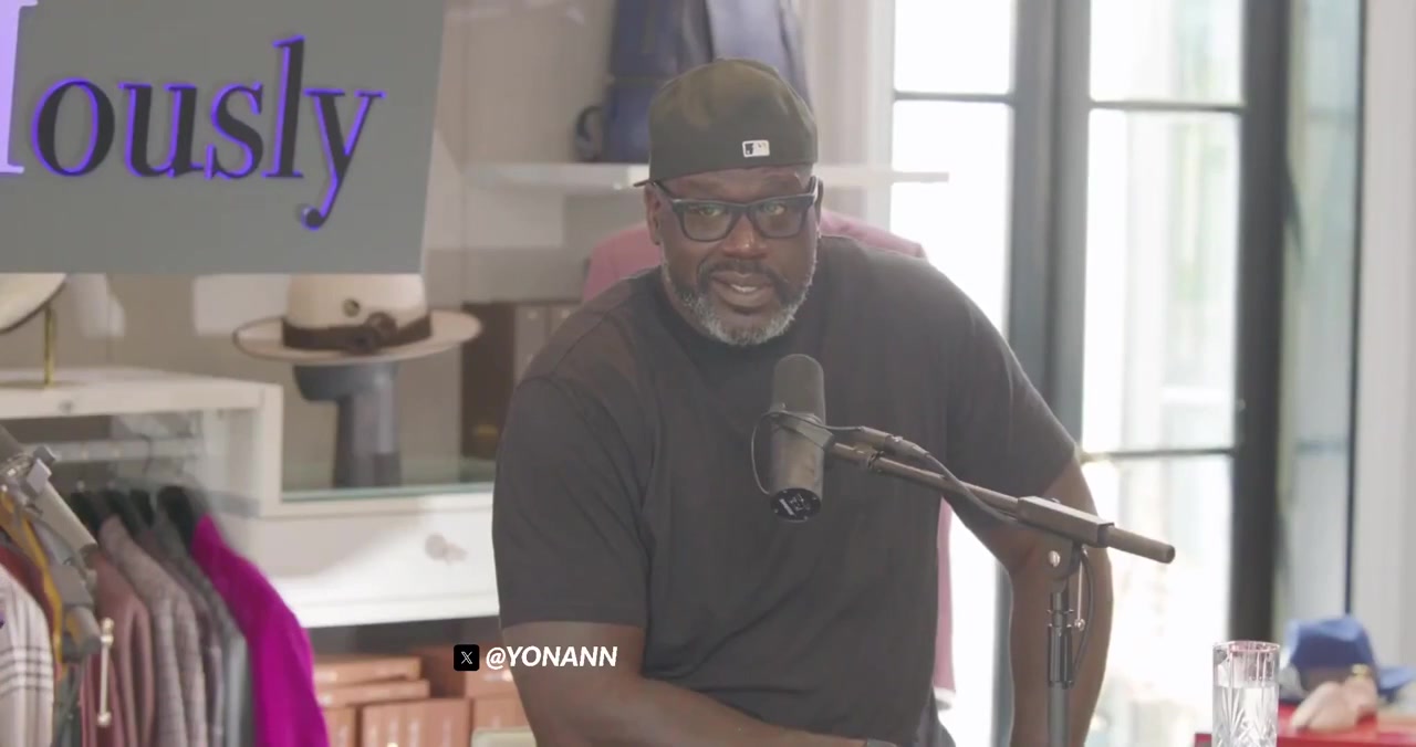 Shaq on signing his 120 million deal that helped make Kobe Bryant a Laker I was at Magic City about to get me a dance and I still remember the girl's name too Electra That motherfer was so fine 6'3 built like a bag of water I opened up the envelope I never seen so many zeros in my life