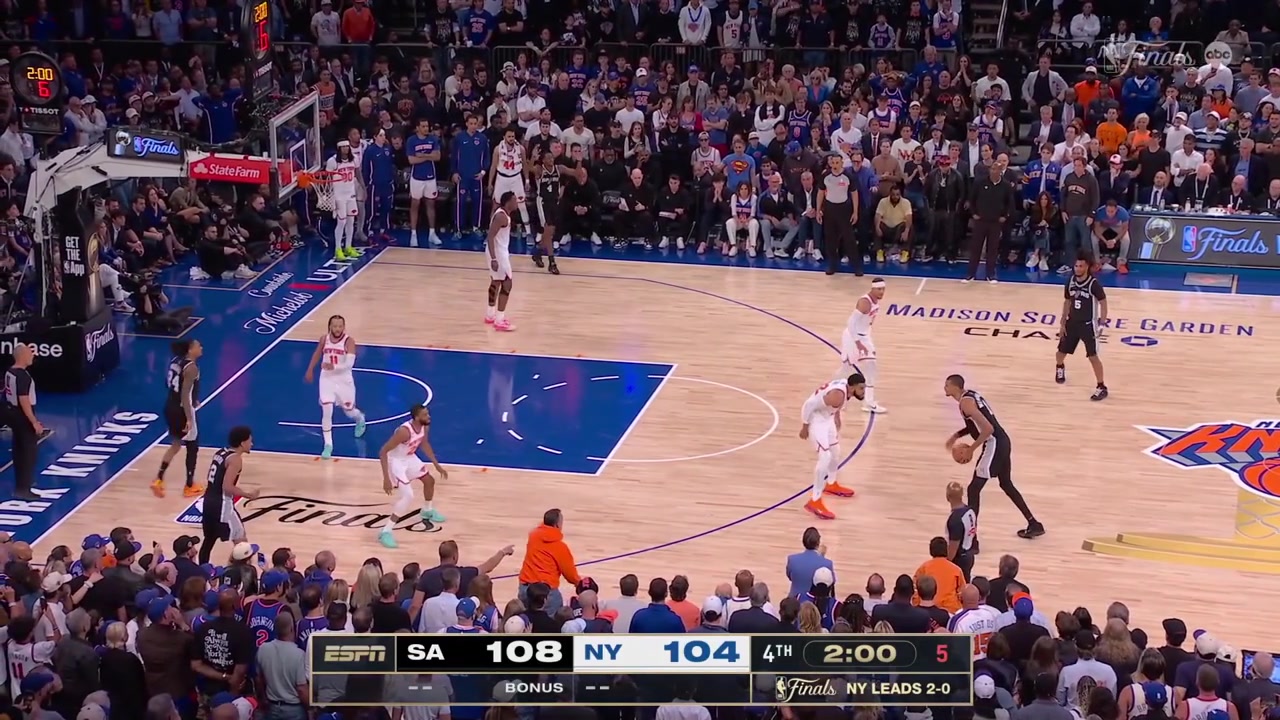 Stephon Castle hits a big clutch 3 to beat the shot clock put the Spurs up 7 and Mike Breen with a 'BANG'