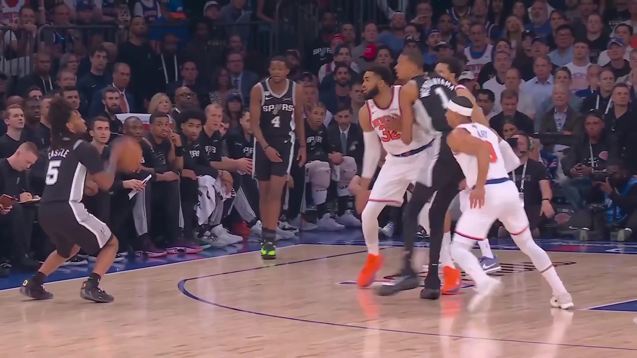Replays of Stephon Castle highlights from Game 3