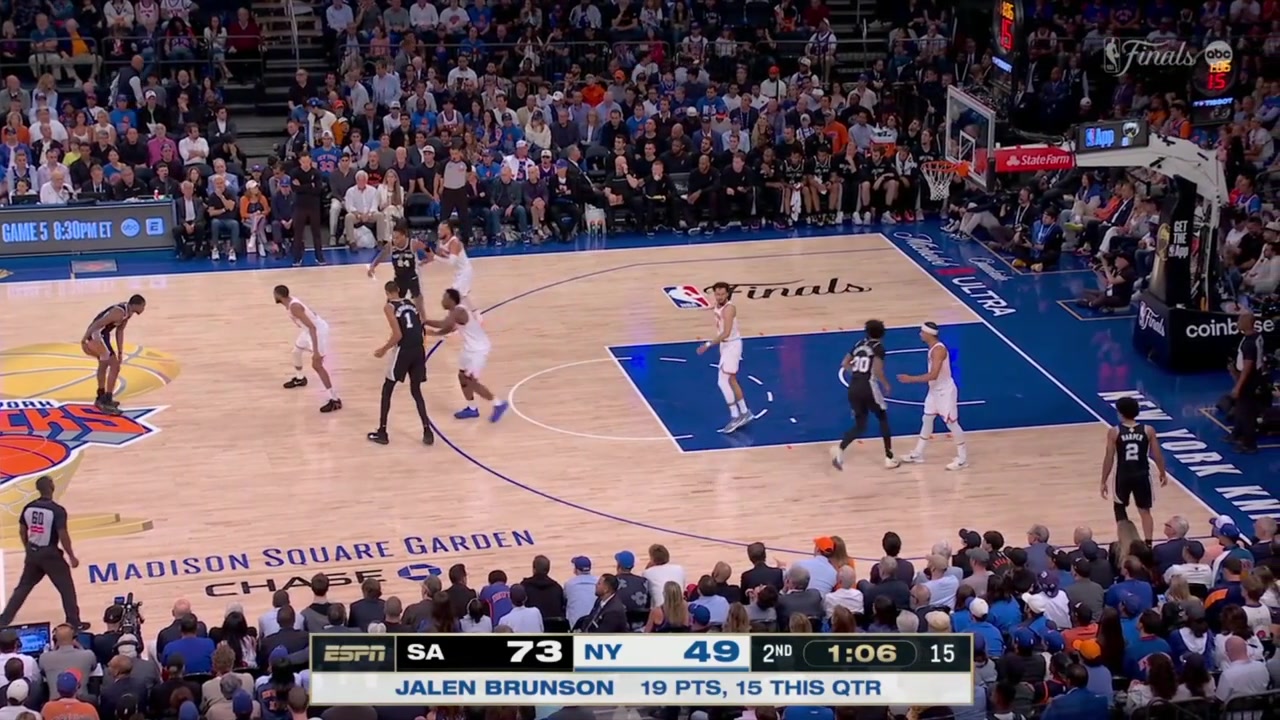 Dylan Harper hits the 14th 3 of the first half for the Spurs