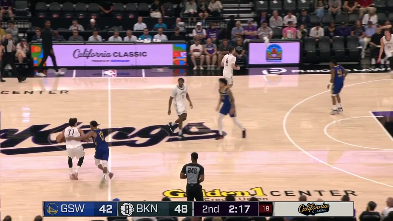 Chaney Johnson with the impressive layup finish