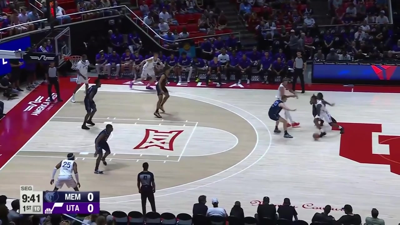Darryn Peterson and Cameron Boozer trade buckets to start the game