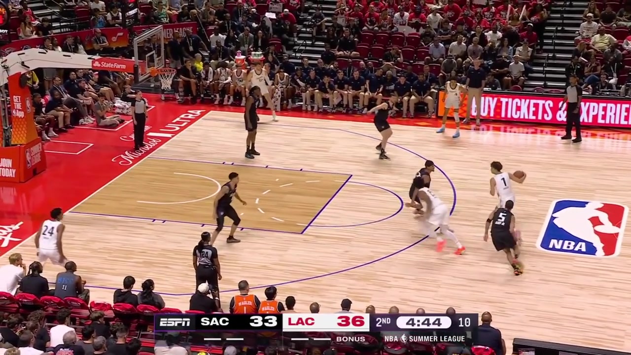 Keaton Wagler hits a 3-pointer for his first Summer League bucket