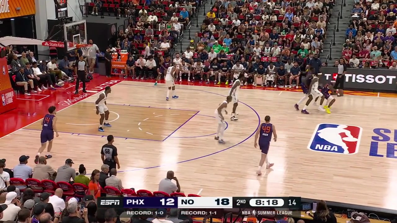 Khaman Maluach with the powerful dunk over Nathan Mensah and then he blocks Mensah at the other end with replays