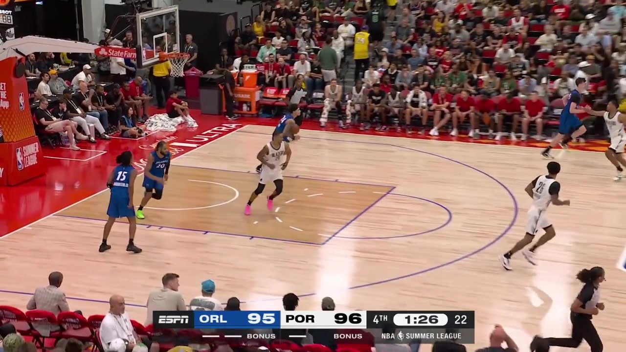 Lester Quinones with the clutch layup to give the Magic the lead Andrew Carr hits the 3 to take the lead back for the Blazers and TyTy Washington Jr with the clutch And-1 layup to give the lead back to the Magic with replays