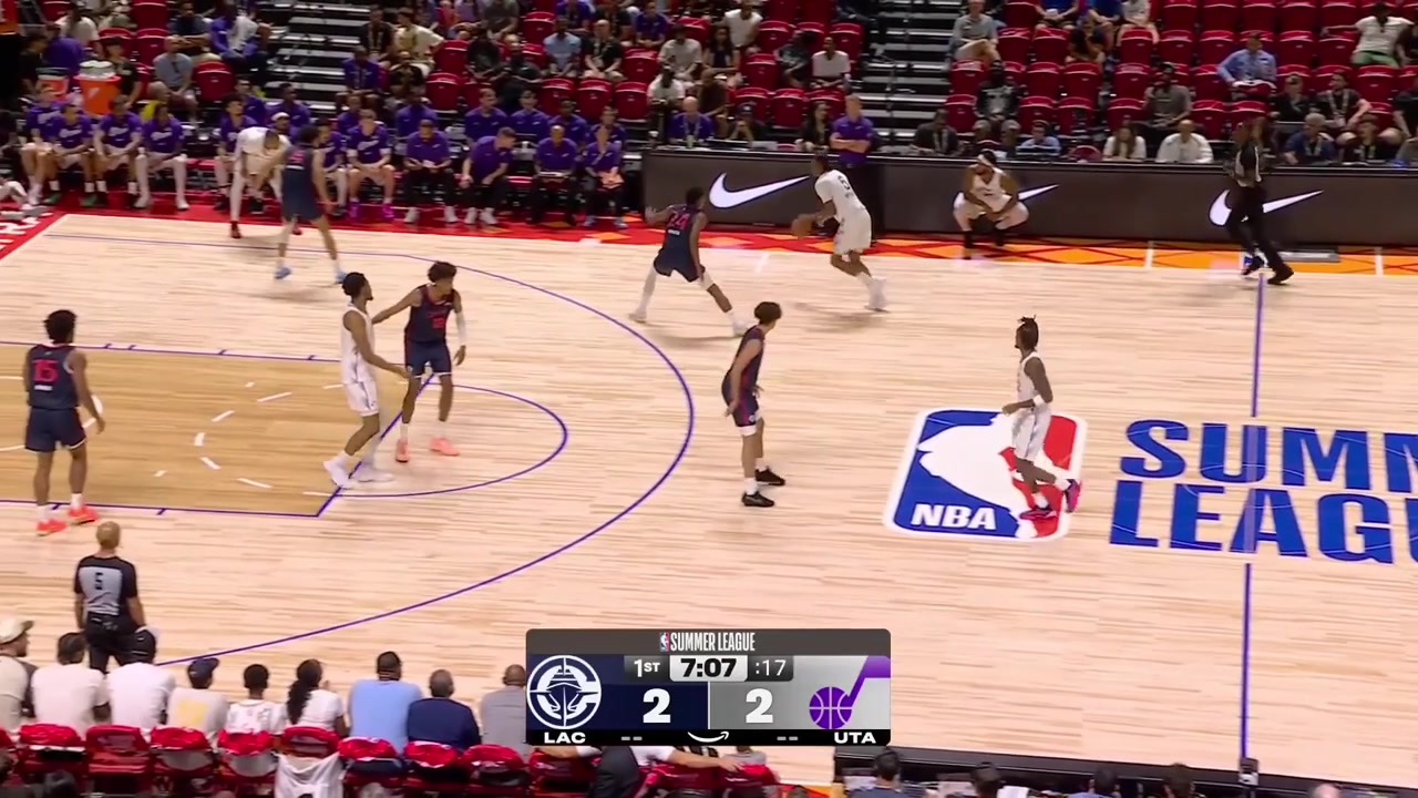 Darryn Peterson goes around Keaton Wagler and scores the floater over Norchad Omier then blocks Wagler from behind and then puts Baba Miller on a nasty poster dunk with replays