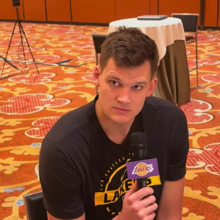 Walker Kessler on JJ Redicks discussions with him about expanding his game to the 3-point line in addition to being a lob threat Coach JJ is obviously hyper-intelligent I think for a big to be able to stretch the floor or even have the threat of it makes scouting really difficult for teams