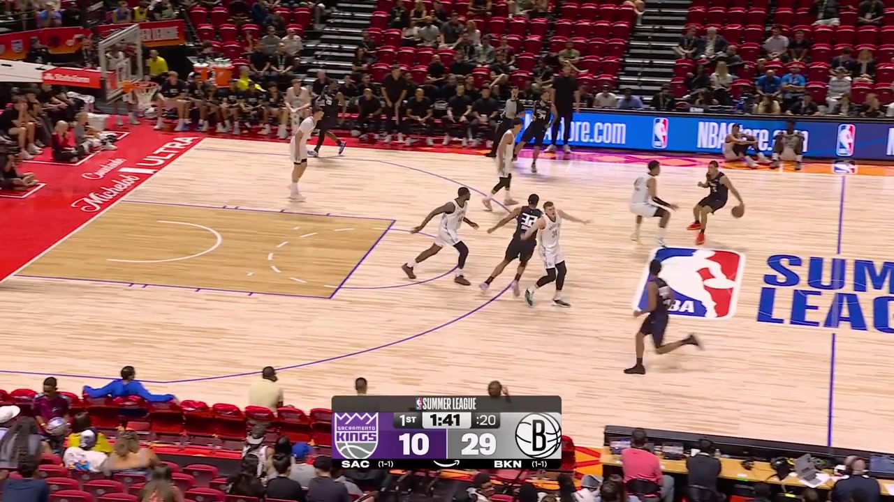 Darius Acuff Jr with a nice move to go around Joshua Jefferson drives through the Nets' defense and ends with a dime to Dylan Cardwell for the easy 2 with a replay