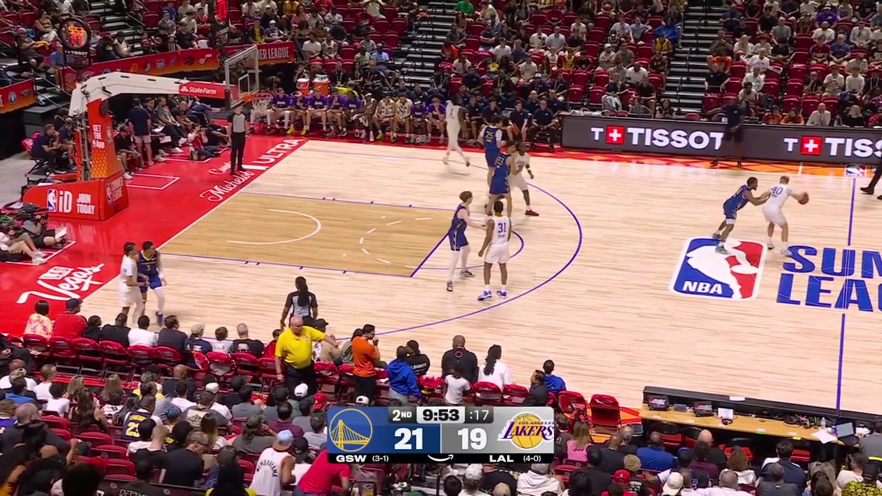 Cameron Carr rattles in the long jumper off a set play to start the 2nd quarter with replays