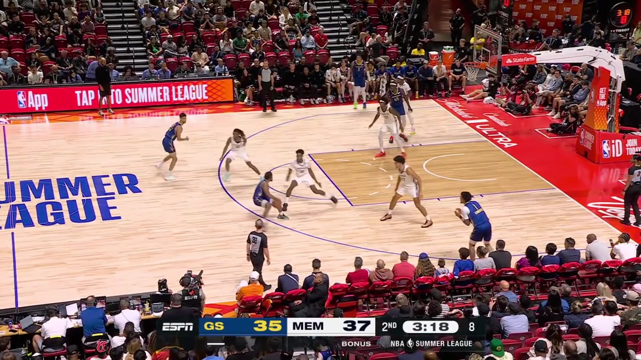 Yaxel Lendeborg drives on Cameron Boozer and scores the And-1 on him then he scores another layup off the offensive boardBoozer with the 3
