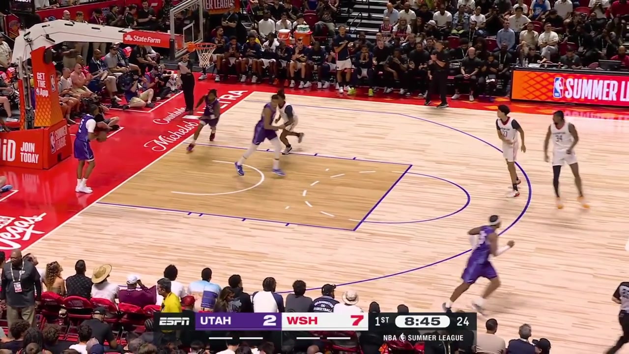 Injury Darryn Peterson crosses Jamir Watkins who slips and tears his ACL 102 seconds into a Summer League gameWatkins immediately clutched at his left knee and shortly after intentionally fouled Peterson in order to get subbed outHe was subbed back in 68 seconds later