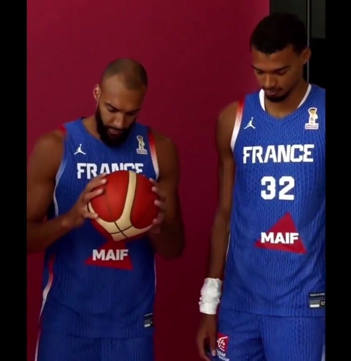 Wemby making Gobert look like an undersized shooting guard