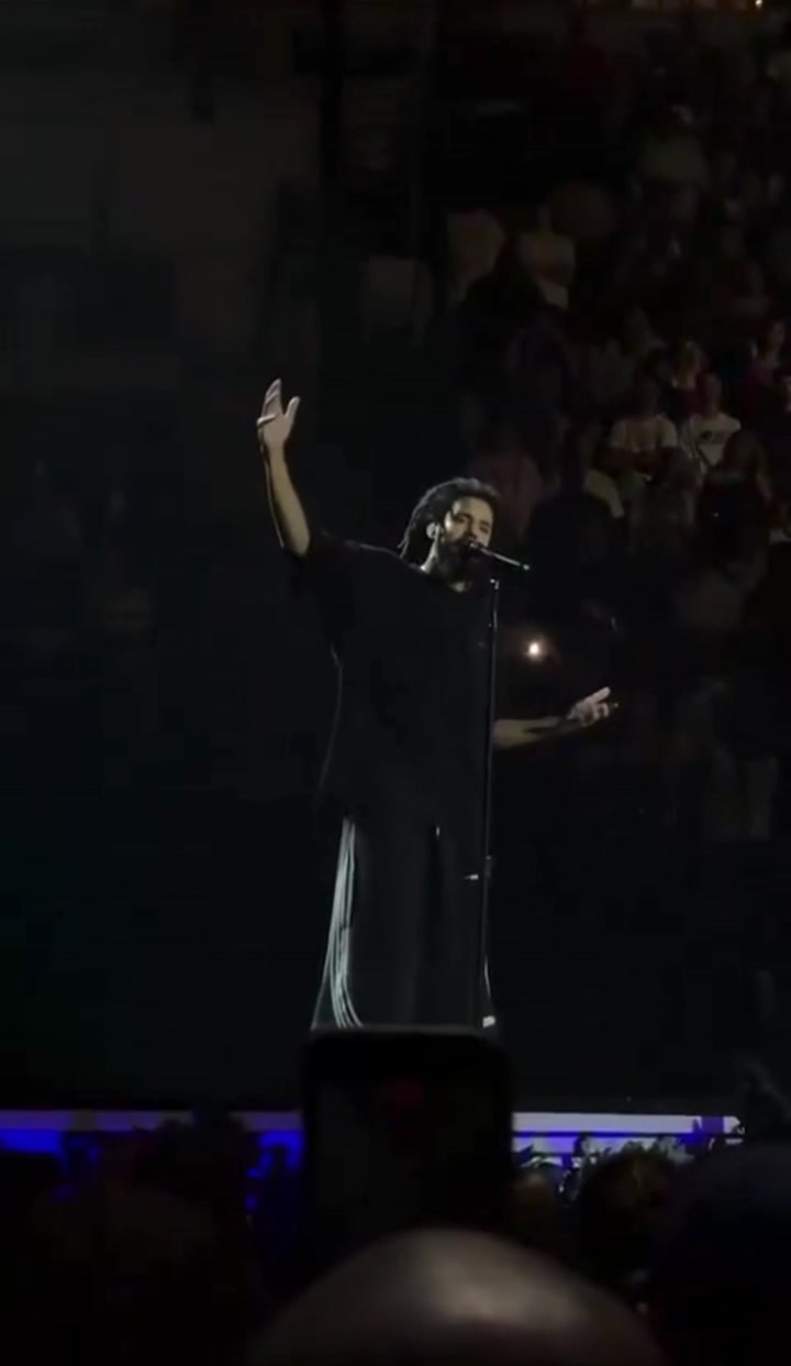 J Cole shouts out the Timberwolves at his Minnesota show Yall got my favorite na Ant-Man in this motherfker then to make it even more unfair yall just got my other favorite na LaMelo Ballyall gone be a fking problem
