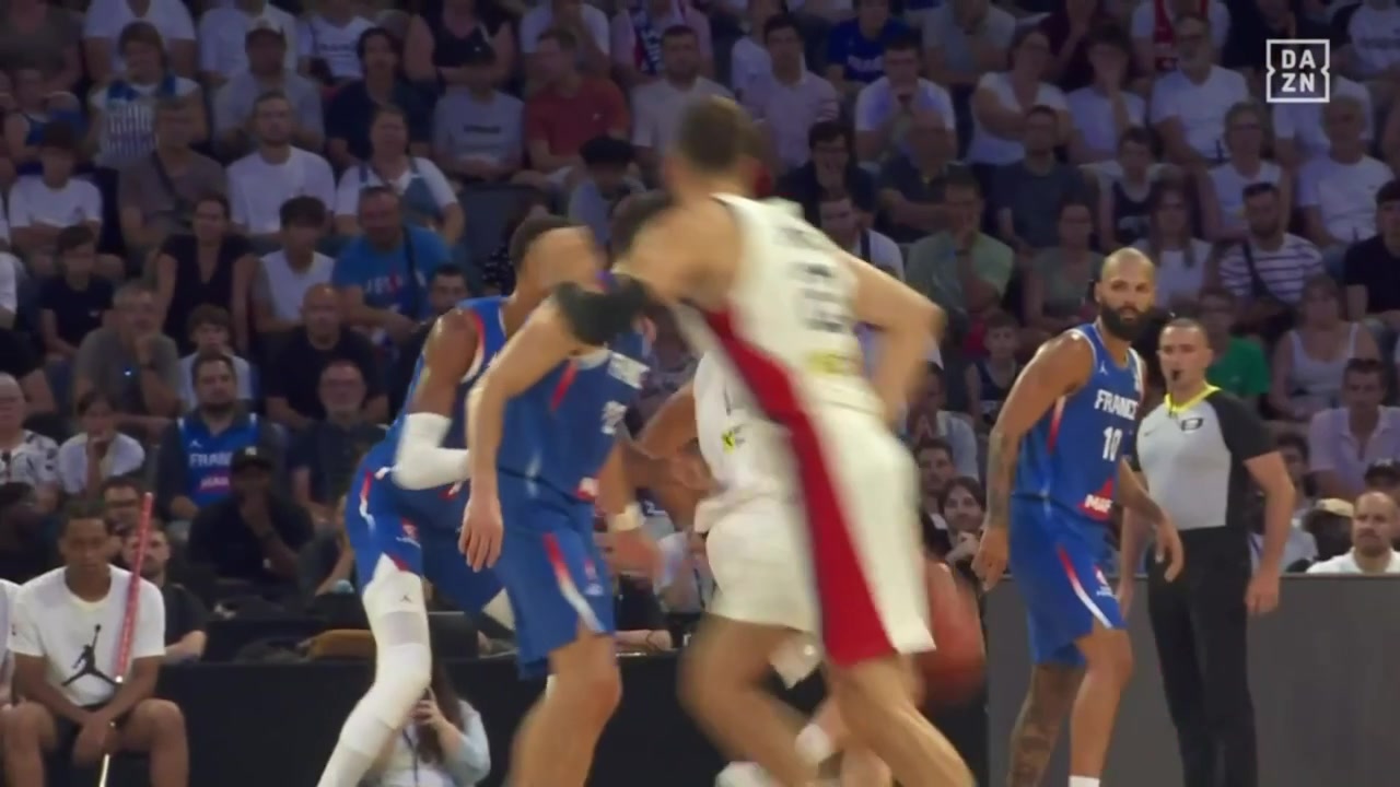 Wemby Blocks Jokic Twice in the Post