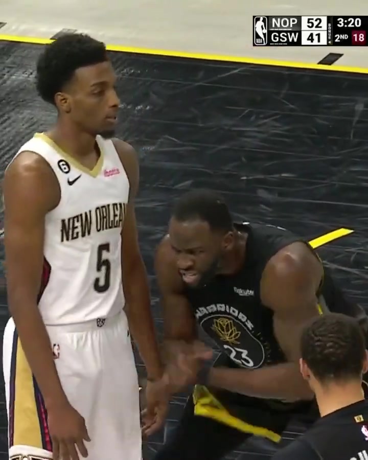 Herb Jones calmly informs Draymond that hes being benched