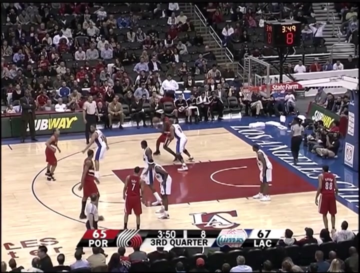Brandon Roy with a nasty poster on 71 Cheikh Samb