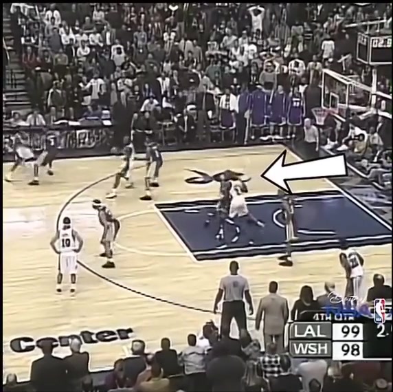 Kobe was so glued to Jordan that it left Jerry Stackhouse wide open for a game winning dunk