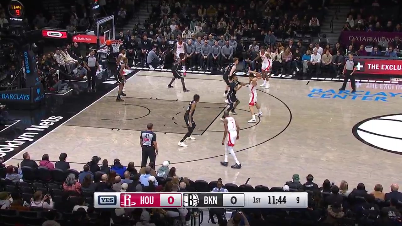Tari Eason's steal leads to a Kevin Durant lob to Amen Thompson for the alley-oop