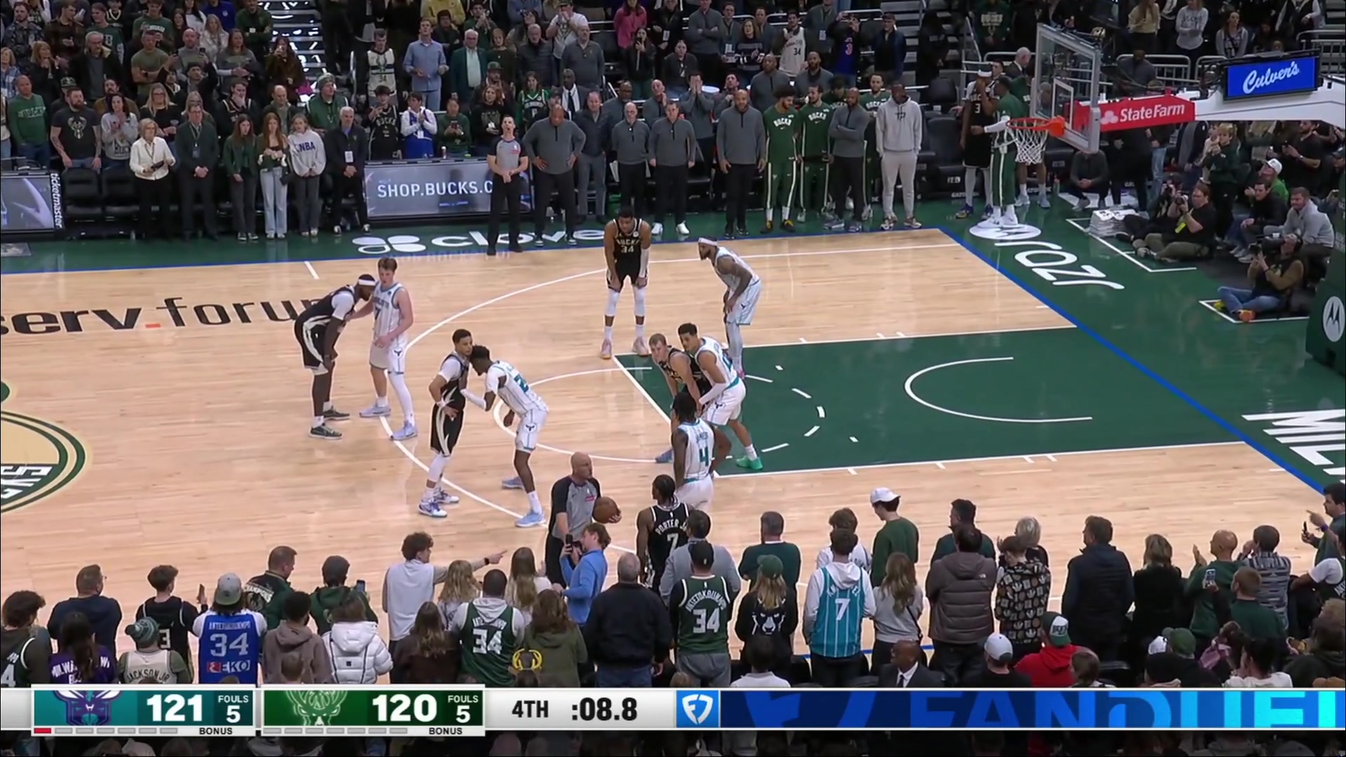 KPJ lobs it up to Giannis for the lead