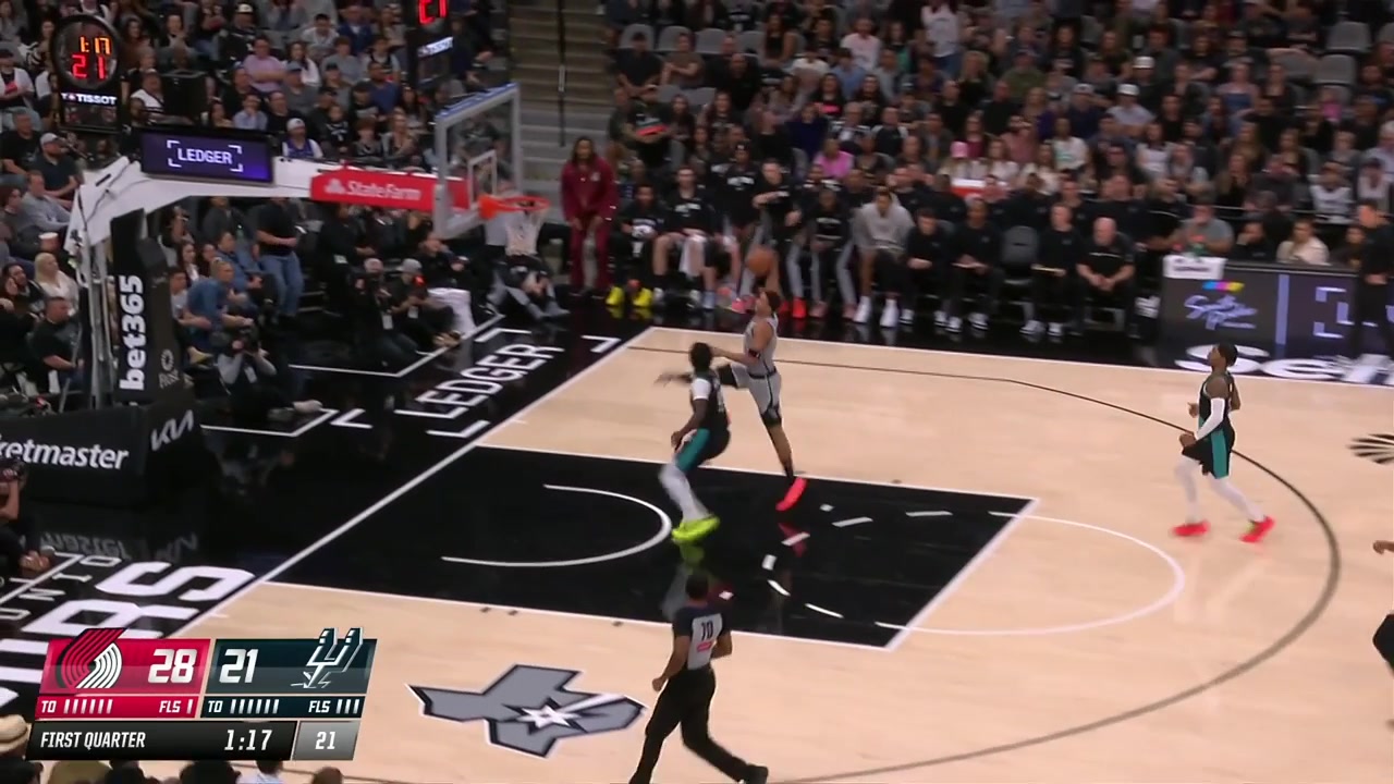 Lowlight Sidy Cissoko's overwhelming aura rips the ball right out of Carter Bryant's hands as he whiffs the dunk by almost 2 feet
