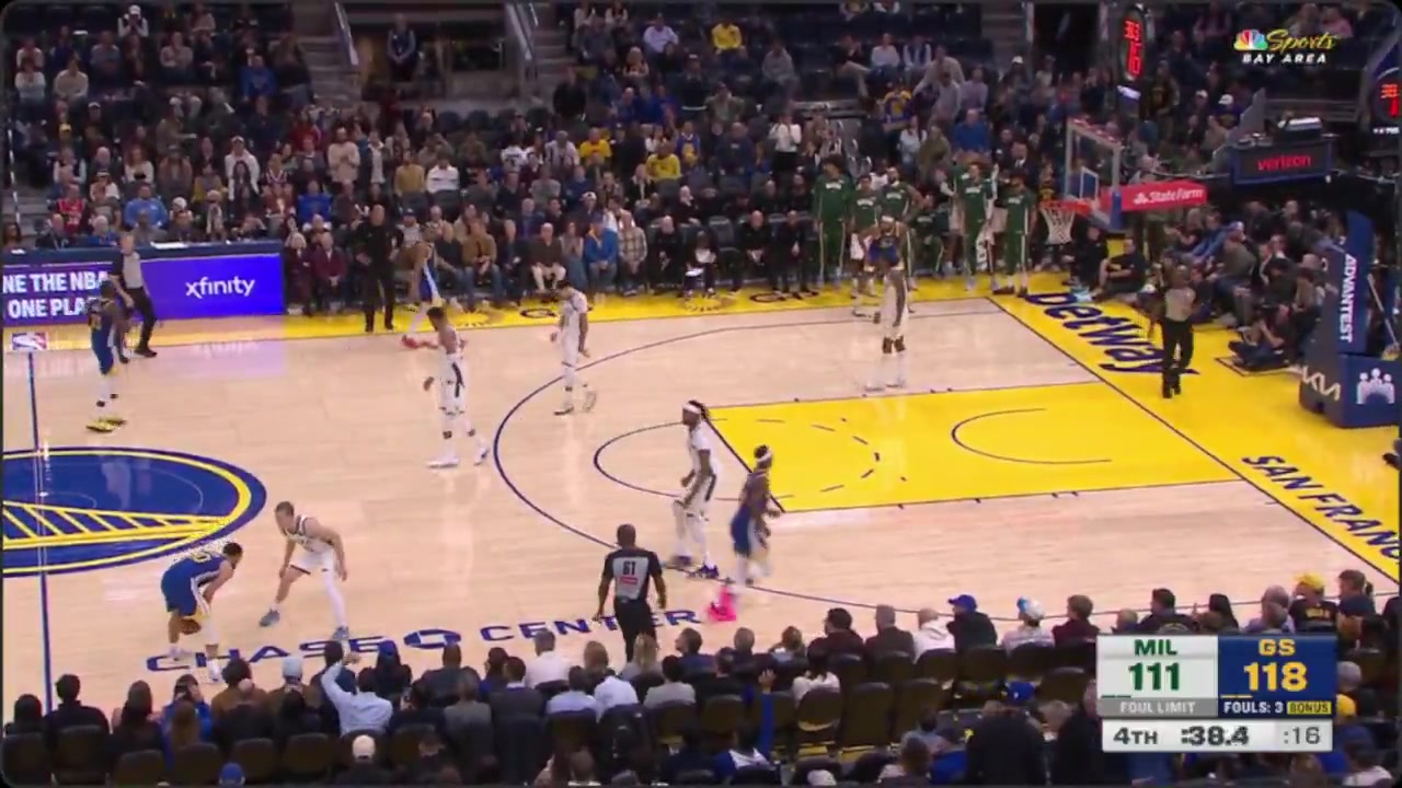 Stephen Curry says night night to the Bucks