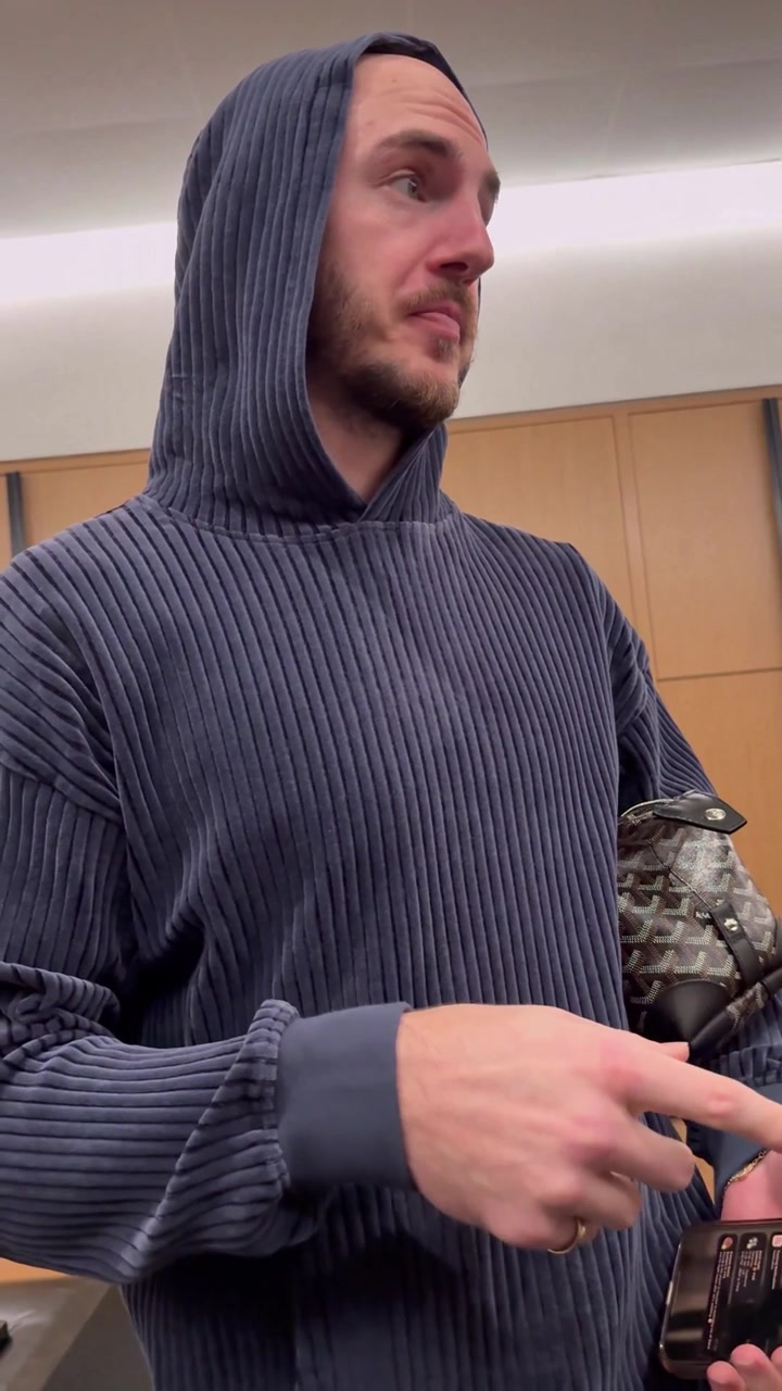 Alex Caruso on defending Wemby Alex Caruso on defending Wemby Offensively hes still really raw His length is an issue but hes not as strong as a Giannis like a Jokic Sengun KD even Thats something you have to use to your advantage