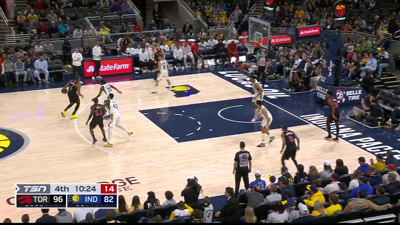 Scottie Barnes with the long step through to get right to the rim for a layup