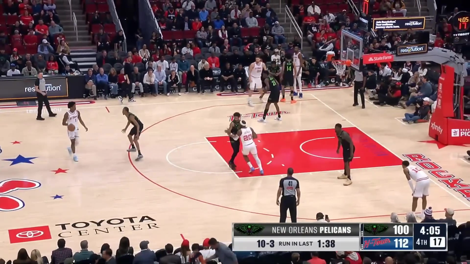 Lowlight Jordan Poole tries to throw lob off glass while down 12 late in the 4th quarter