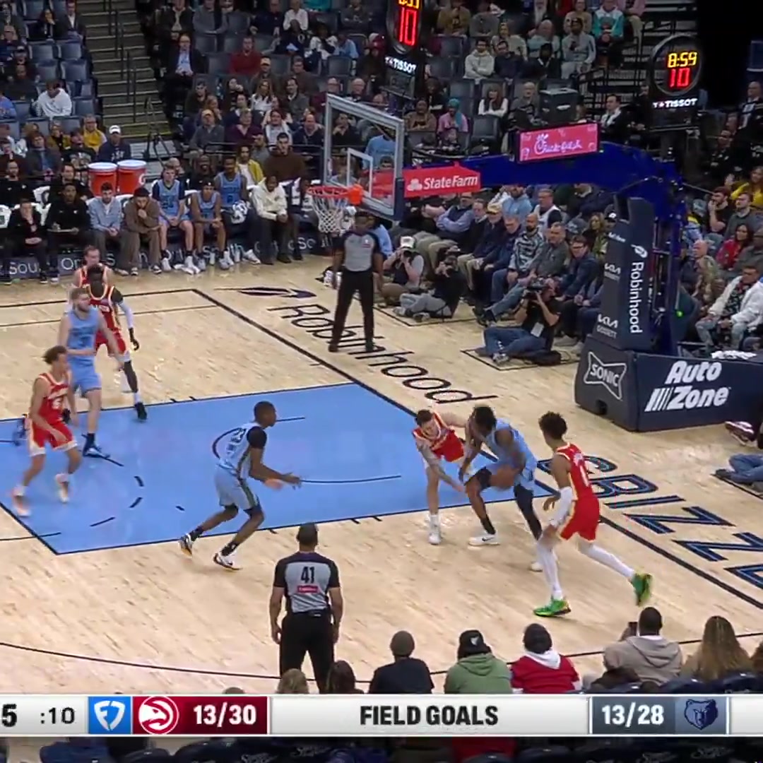 GG Jackson slips recovers spins and then gets the slam