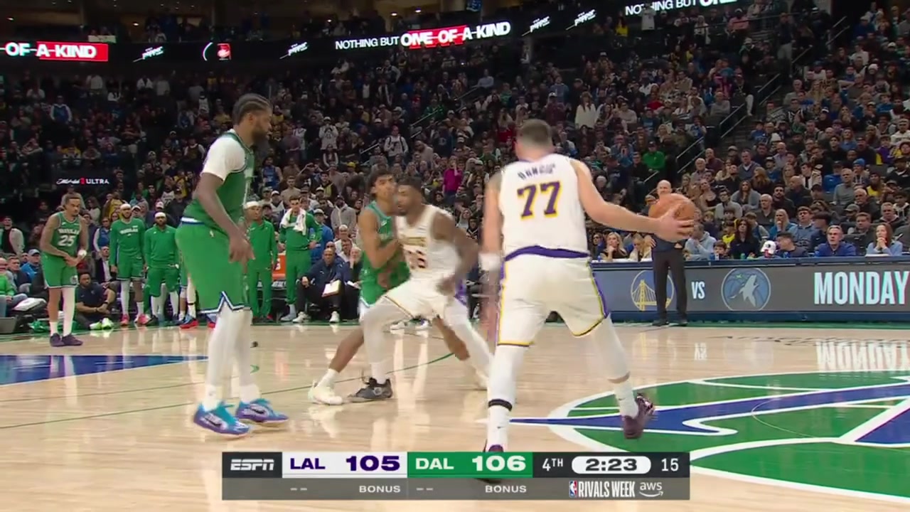 Rui Hachimura with a big clutch 3 to give the Lakers the lead with replays