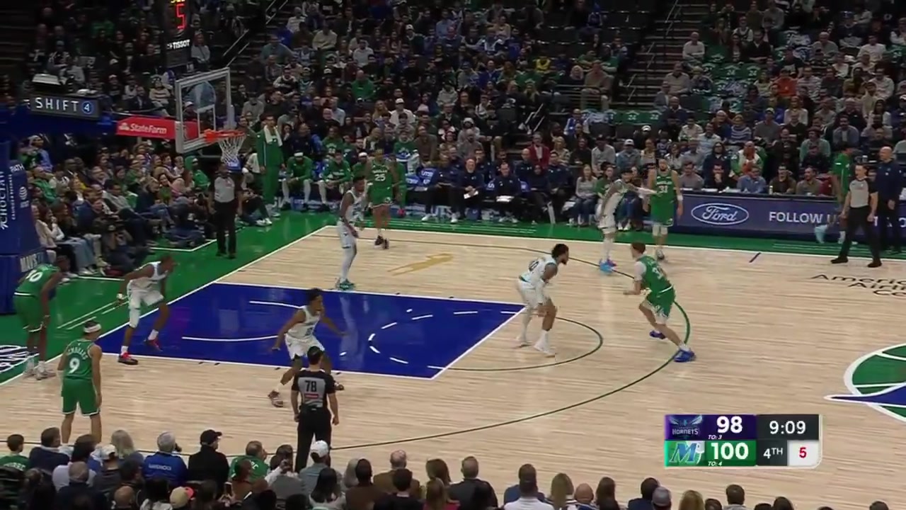 Cooper Flagg ties his career-high and the Mavs' rookie single-game record now with 42 points