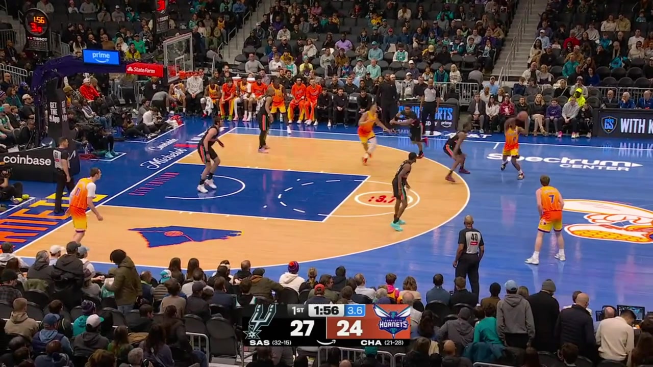 Ryan Kalkbrenner with a rare long mid-range jumper to beat the shot clock