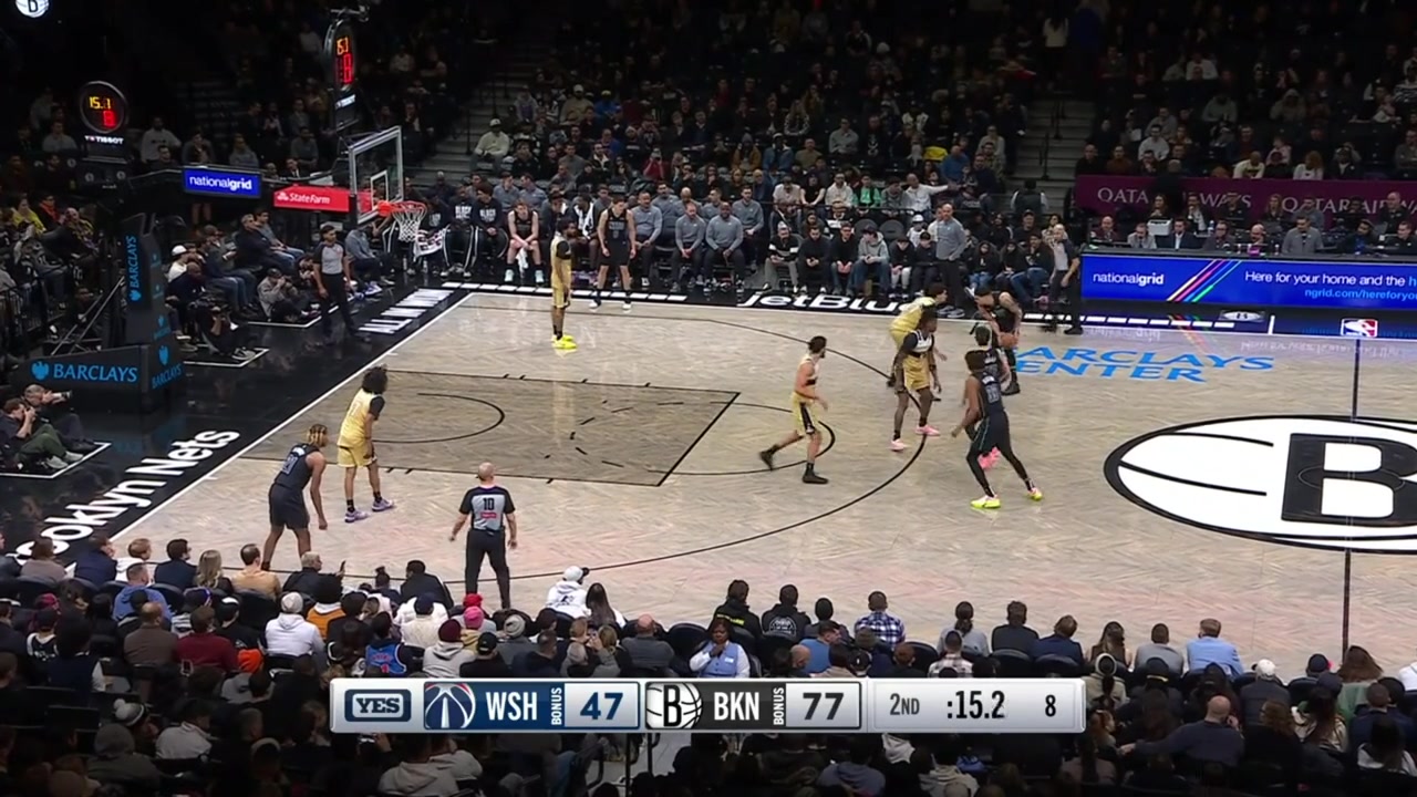 Michael Porter Jr casually makes the tough step back 3 at the end of the 1st half