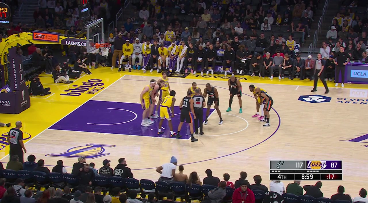 Bismack Biyombo vs Kobe Bufkin jump ball