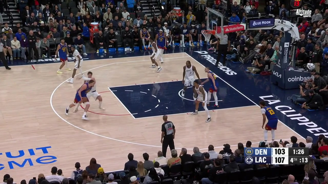 Nikola Jokic makes the tough bucket over Brook Lopez to cut the Clippers lead to 2