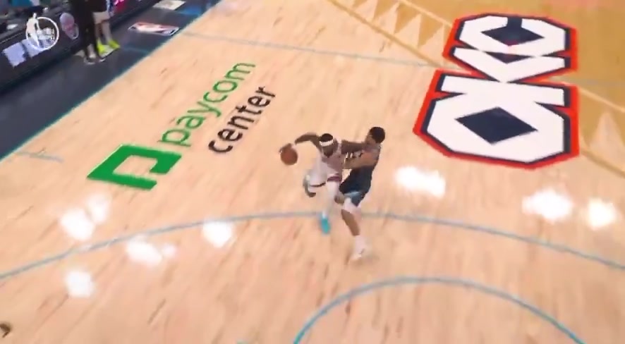Royce O'Neale sets up the lob to Maluach