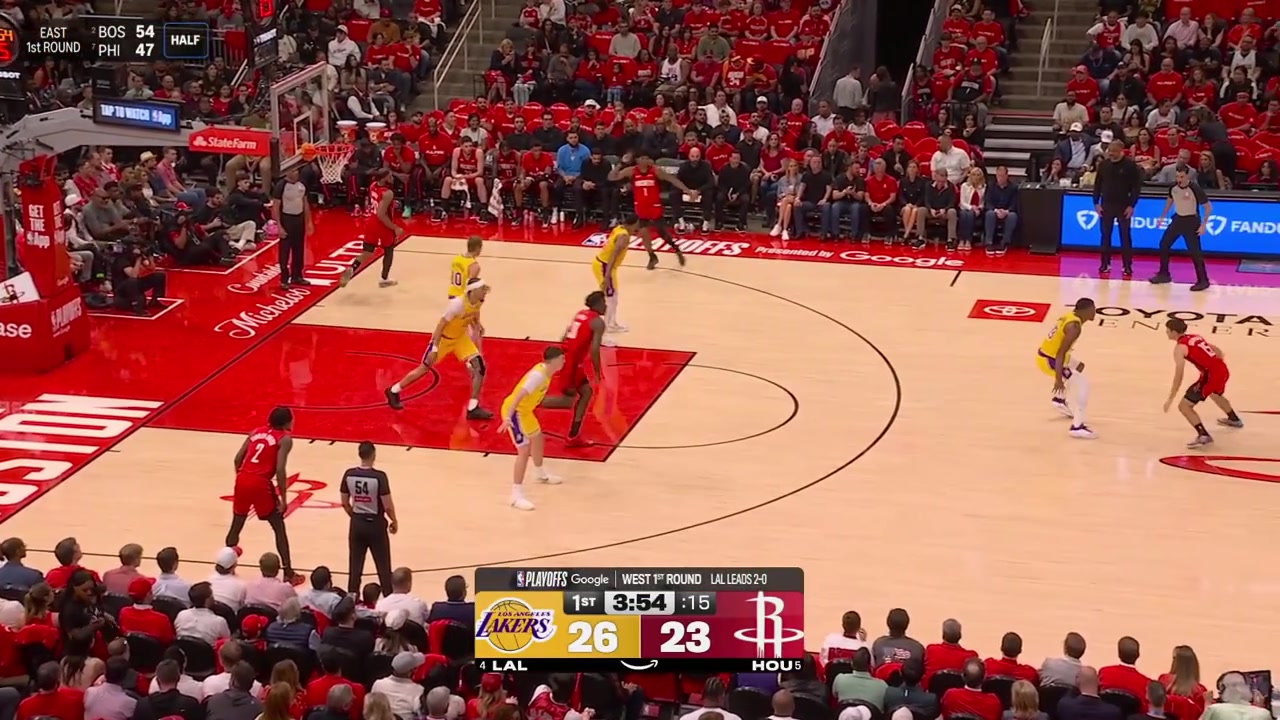 Jaxson Hayes dives for the loose ball passes to Luke Kennard who passes it right away to Rui Hachimura for the corner 3 with a replay 14 points in the 1st quarter for Rui