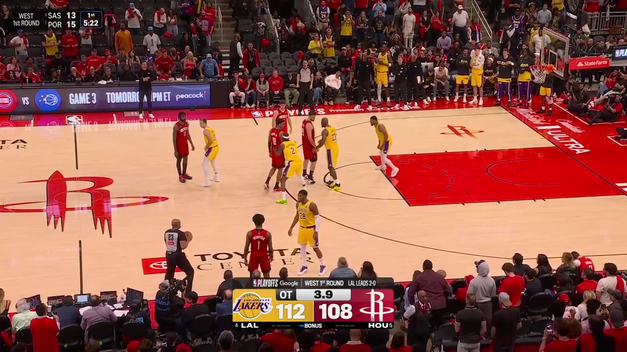 Tari Eason misses the 3-pointer to cut the Lakers lead to 1 and the Lakers win game 3 in Houston taking a commanding 3-0 lead in the series