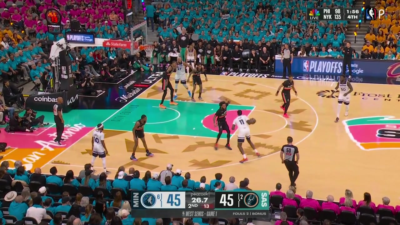 Wemby records his seventh official block just before halftime