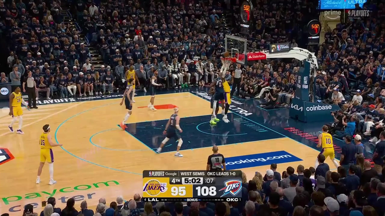 SGA defends LeBron under the rim then hits a 3 for a 16-pt Thunder lead
