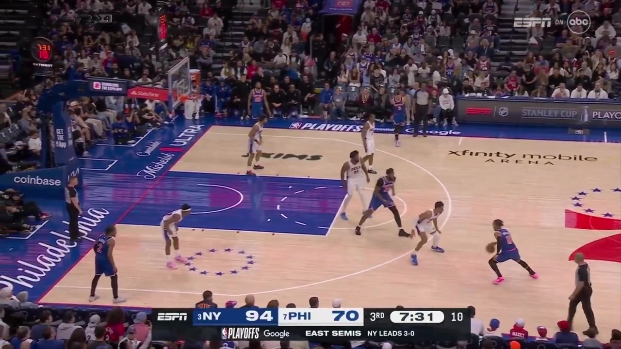 Jalen Brunson makes Dominic Barlow dance to sink the layup and then hits the three off the Philly turnover