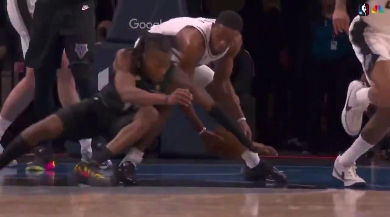 DeAaron Fox is QUESTIONABLE for Game 5 with RIGHT ankle soreness as a result of this collision with Ayo Dosunmu