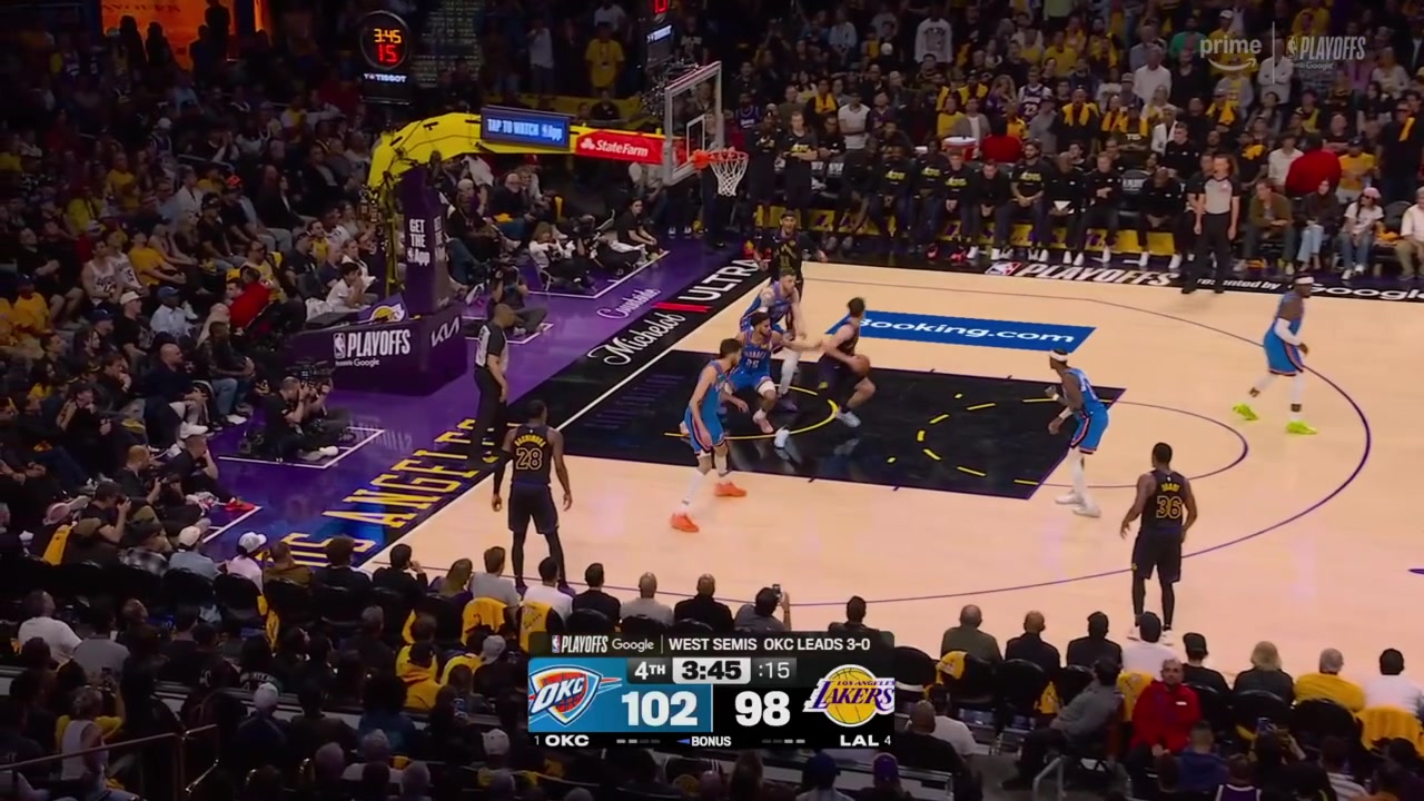 The Lakers and Thunder trade blows down the stretch of the fourth quarter